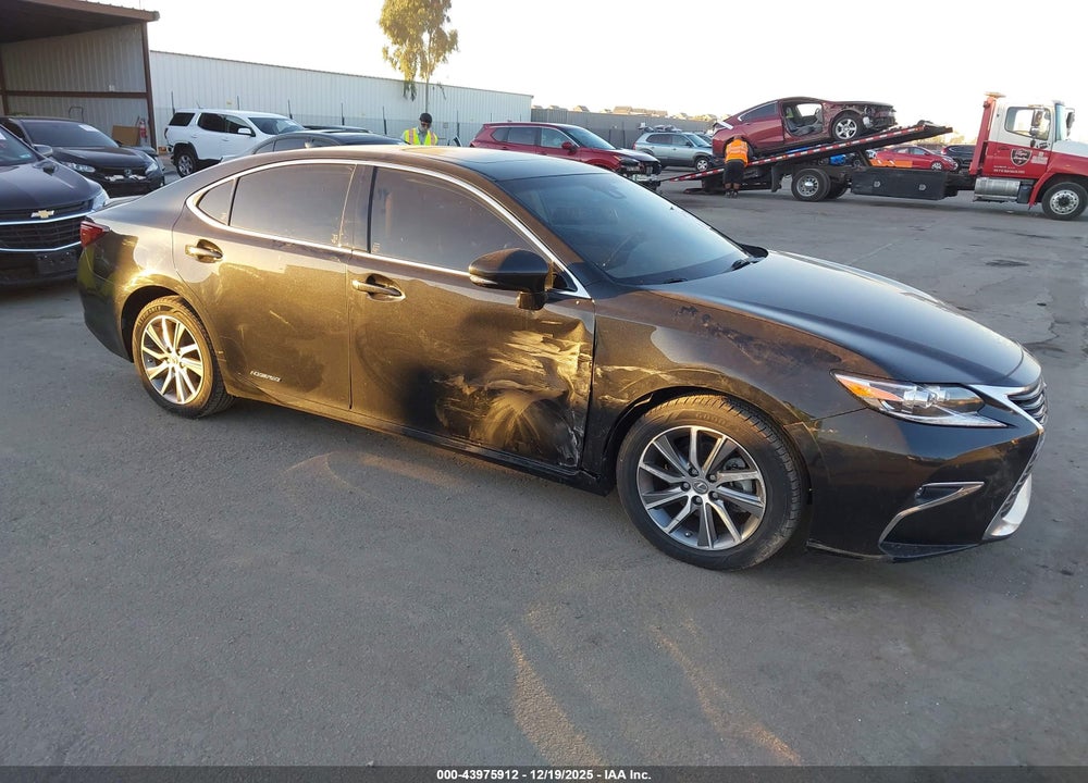 2018 LEXUS ES 300H VIN: JTHBW1GG4J2190633