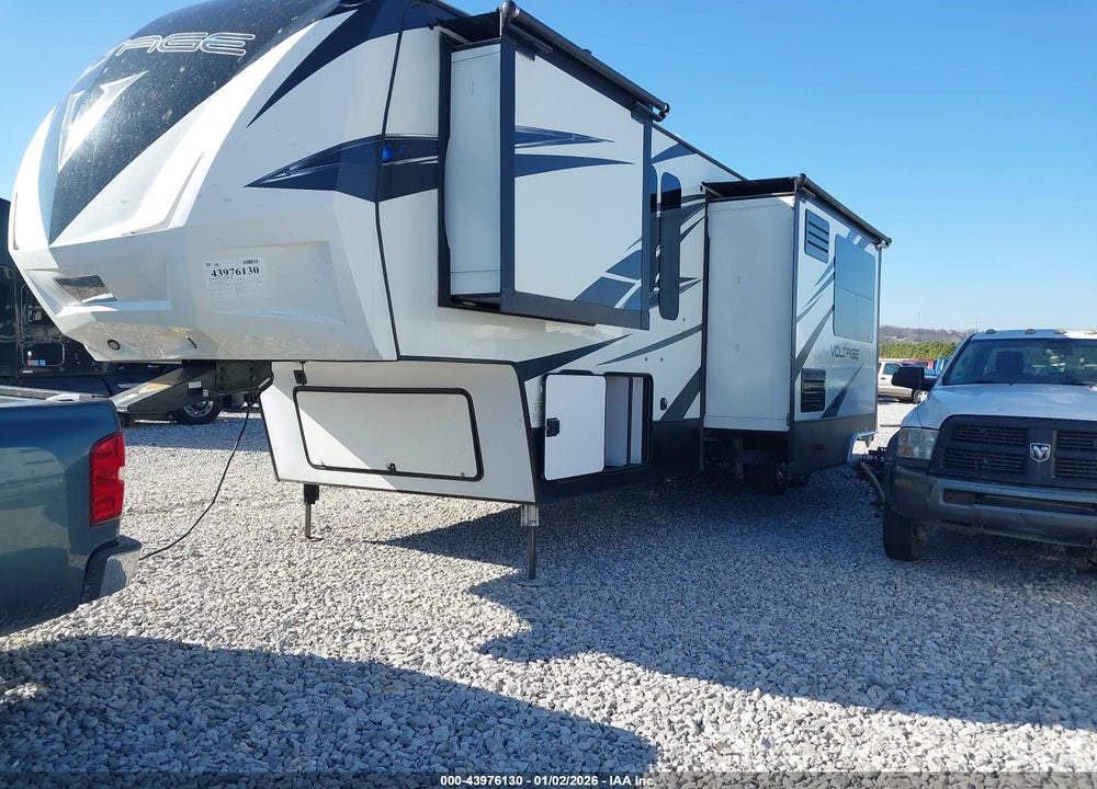 2019 VOLTAGE TOY HAULER M-3705 VIN: 4YDF37029KZ990265