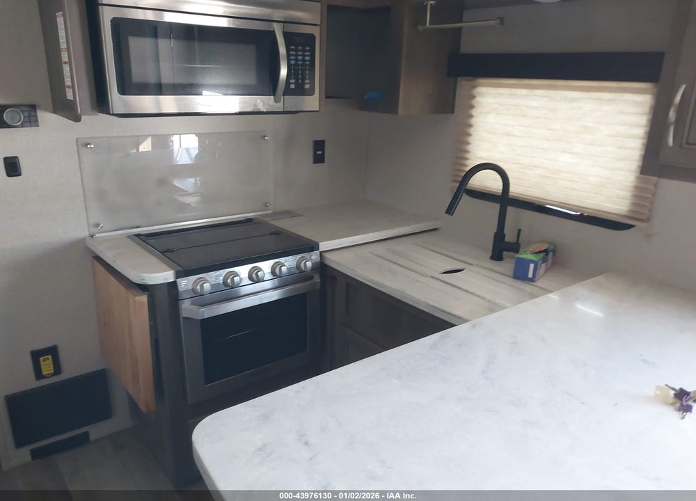 2019 VOLTAGE TOY HAULER M-3705 VIN: 4YDF37029KZ990265
