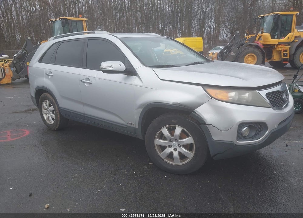 2012 KIA SORENTO LX VIN: 5XYKTCA61CG196677
