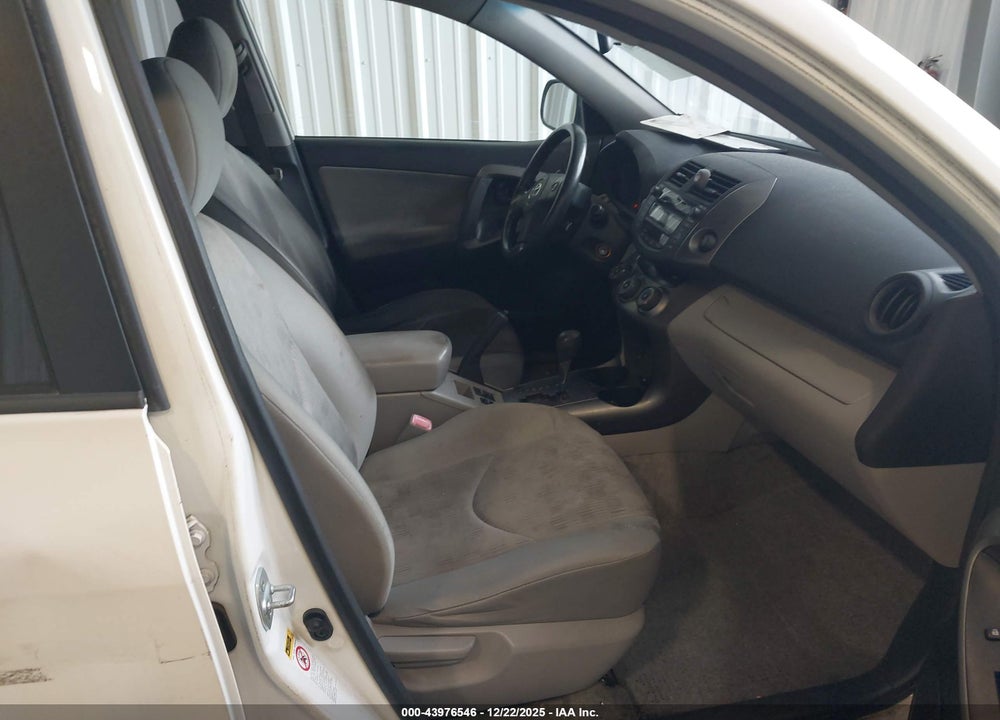 2009 TOYOTA RAV4 VIN: JTMBF35V795014992