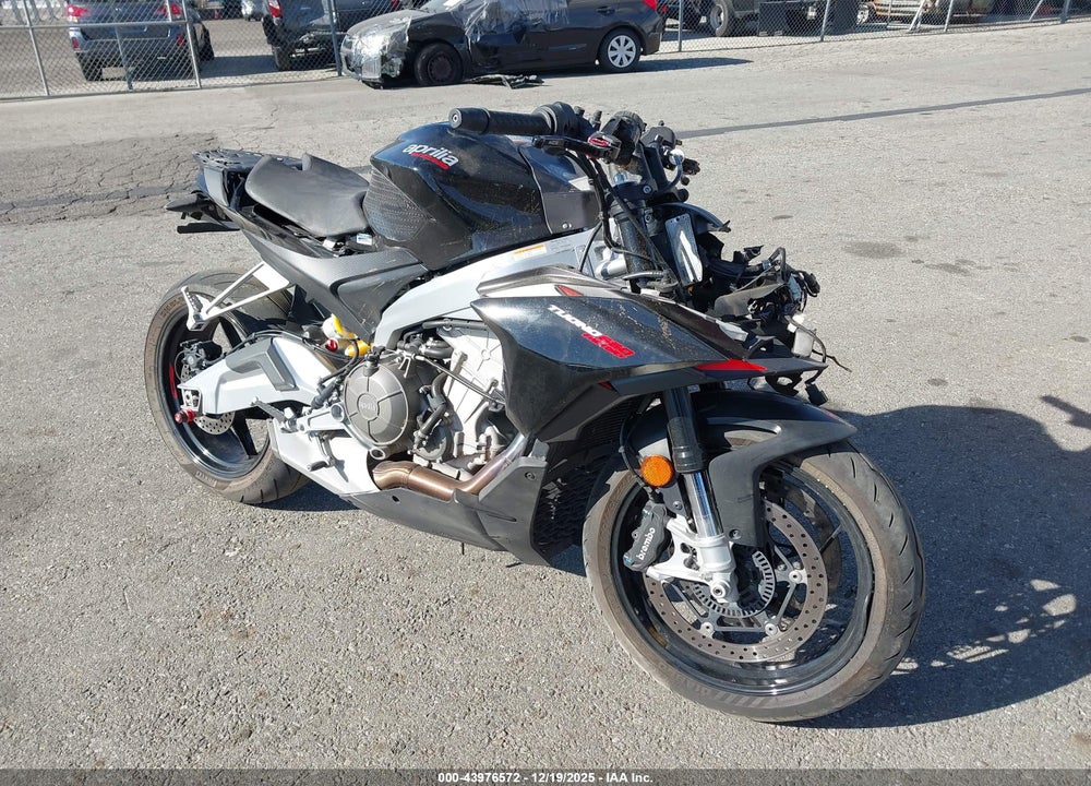 2022 APRILIA TUONO 660 FACTORY VIN: ZD4KSUM00NS000021