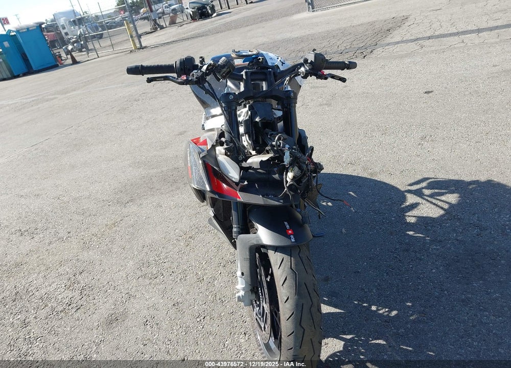 2022 APRILIA TUONO 660 FACTORY VIN: ZD4KSUM00NS000021