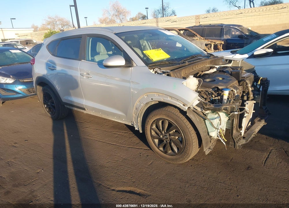 2017 HYUNDAI TUCSON SE VIN: KM8J33A45HU440861