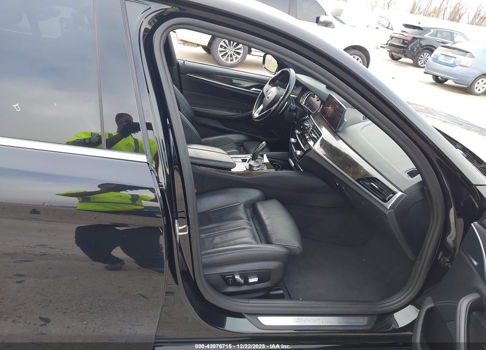 2019 BMW 540I VIN: WBAJE5C52KWW17939