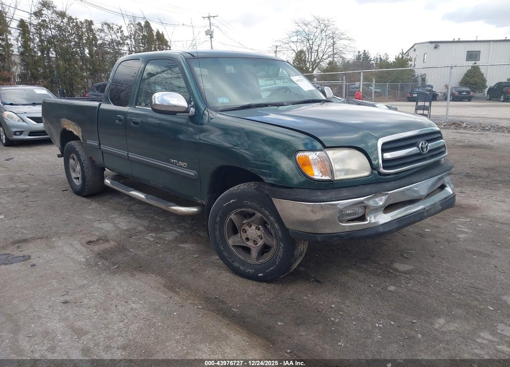 2000 TOYOTA TUNDRA SR5 V8 VIN: 5TBBT4413YS052489