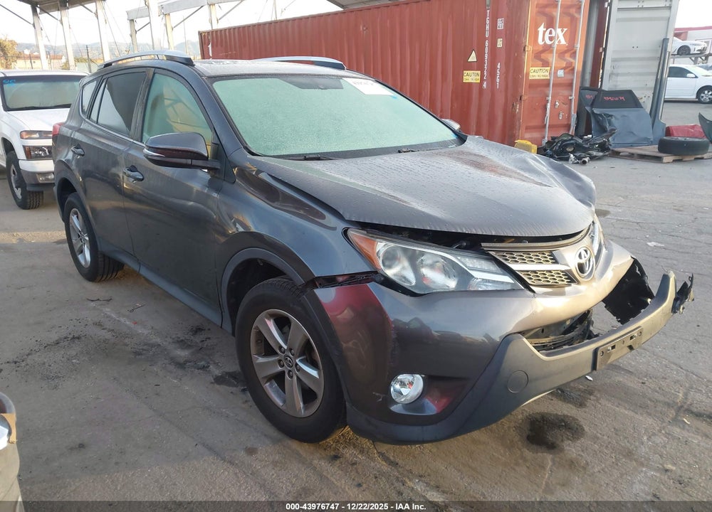 2015 TOYOTA RAV4 XLE VIN: 2T3WFREV9FW227810
