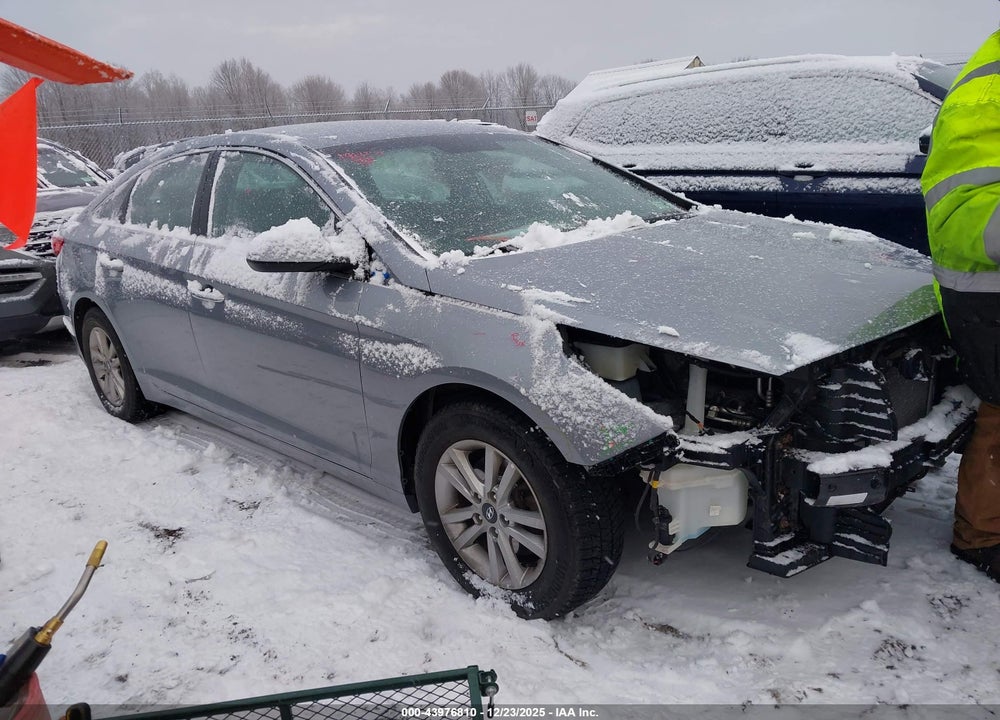 2016 HYUNDAI SONATA SE VIN: 5NPE24AF6GH386253