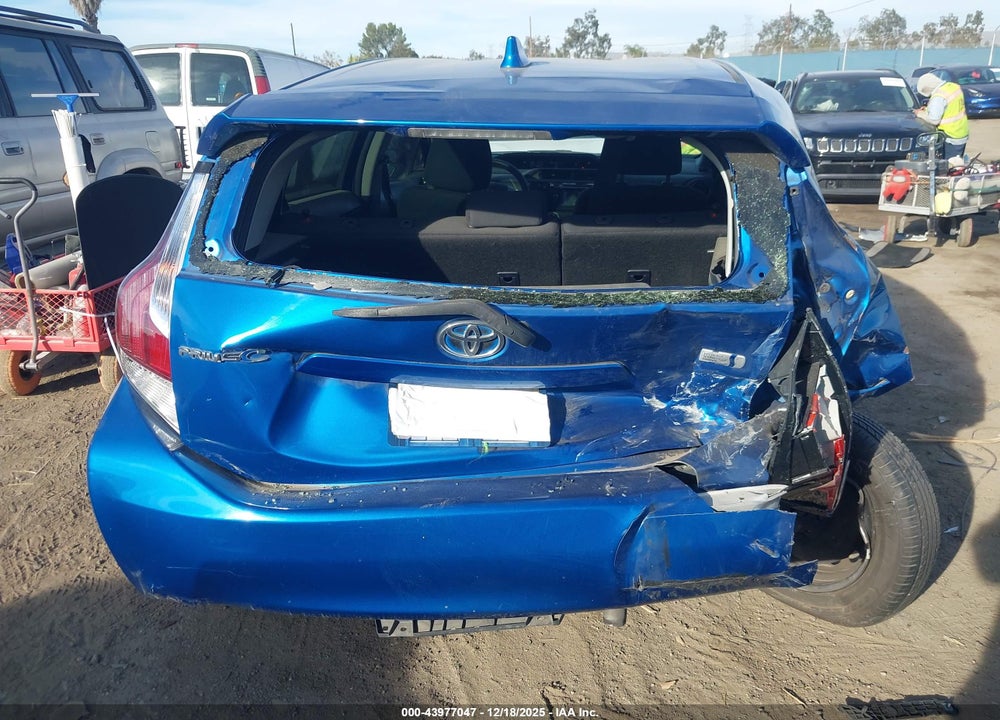 2016 TOYOTA PRIUS C TWO VIN: JTDKDTB3XG1132337