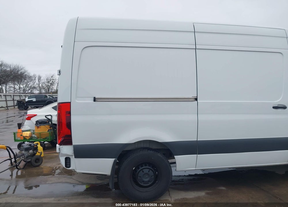 2024 MERCEDES-BENZ SPRINTER 2500 STANDARD ROOF 4-CYL DIESEL HO VIN: W1Y4NBHY2RT165726