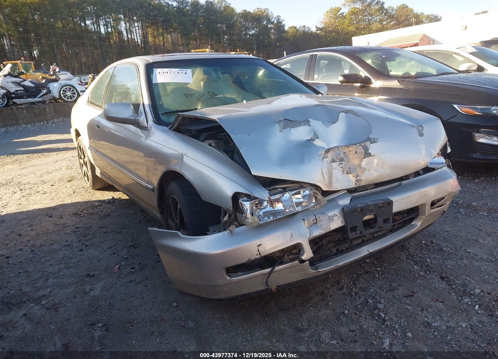 1997 HONDA ACCORD EX VIN: 1HGCD7268VA031382