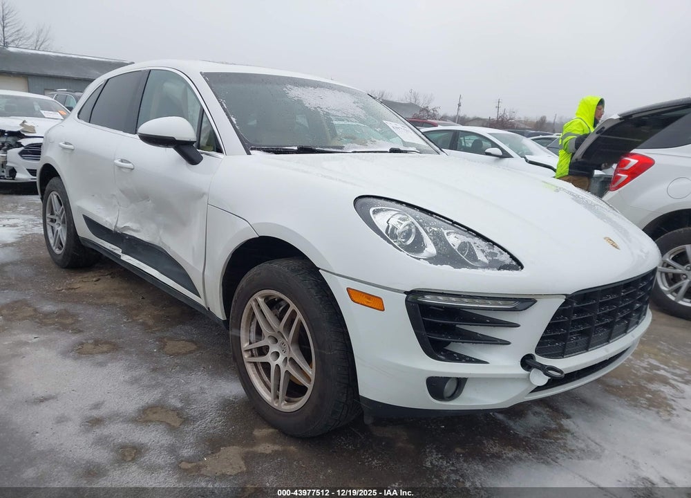 2015 PORSCHE MACAN S VIN: WP1AB2A53FLB69472