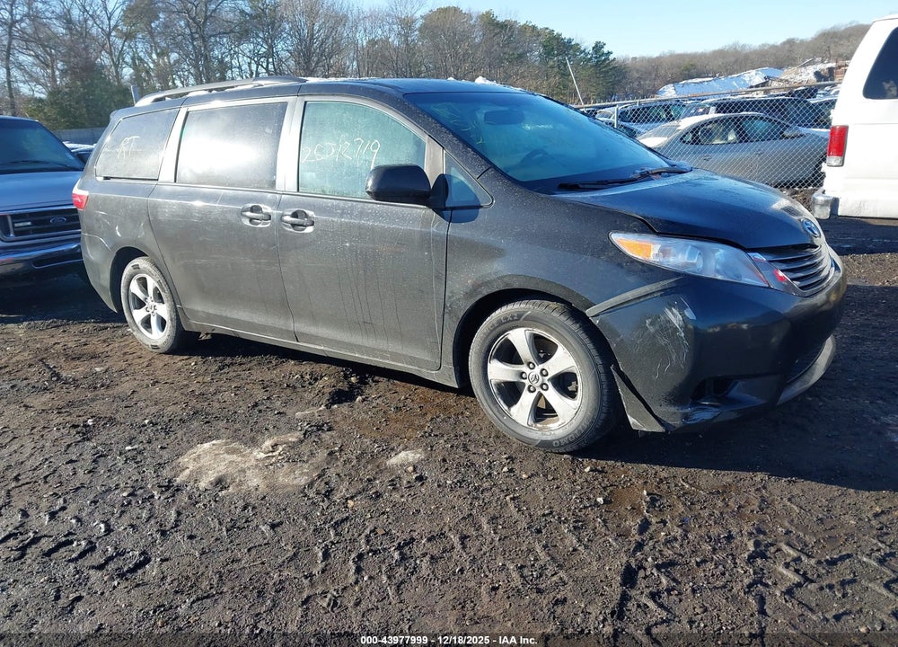 2017 TOYOTA SIENNA LE 8 PASSENGER VIN: 5TDKZ3DC6HS830737