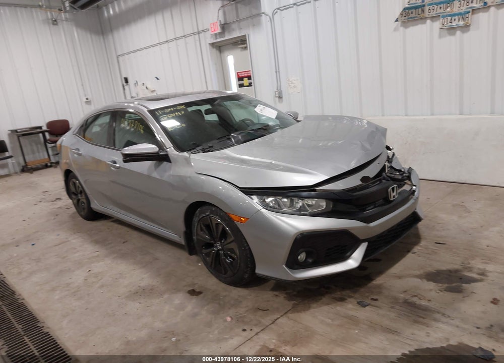 2018 HONDA CIVIC EX VIN: SHHFK7H52JU235451