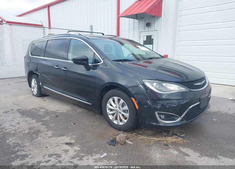 2019 CHRYSLER PACIFICA TOURING L VIN: 2C4RC1BG9KR673120