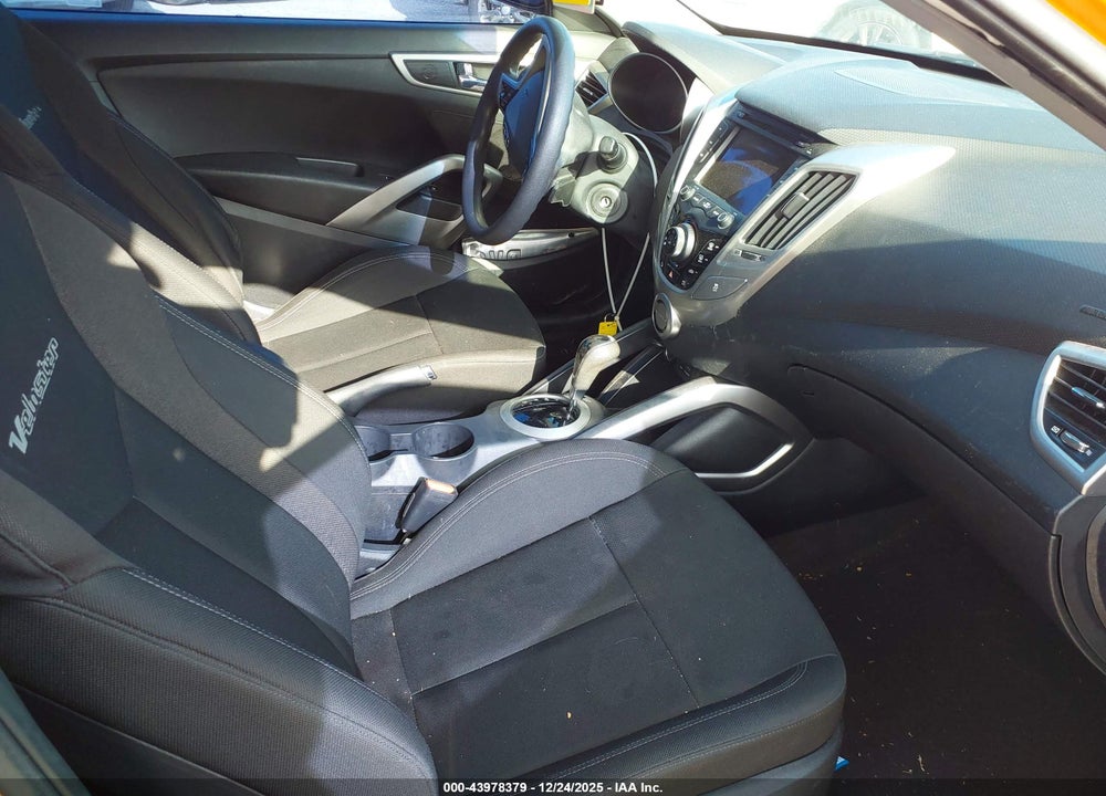 2015 HYUNDAI VELOSTER VIN: KMHTC6AD4FU238651