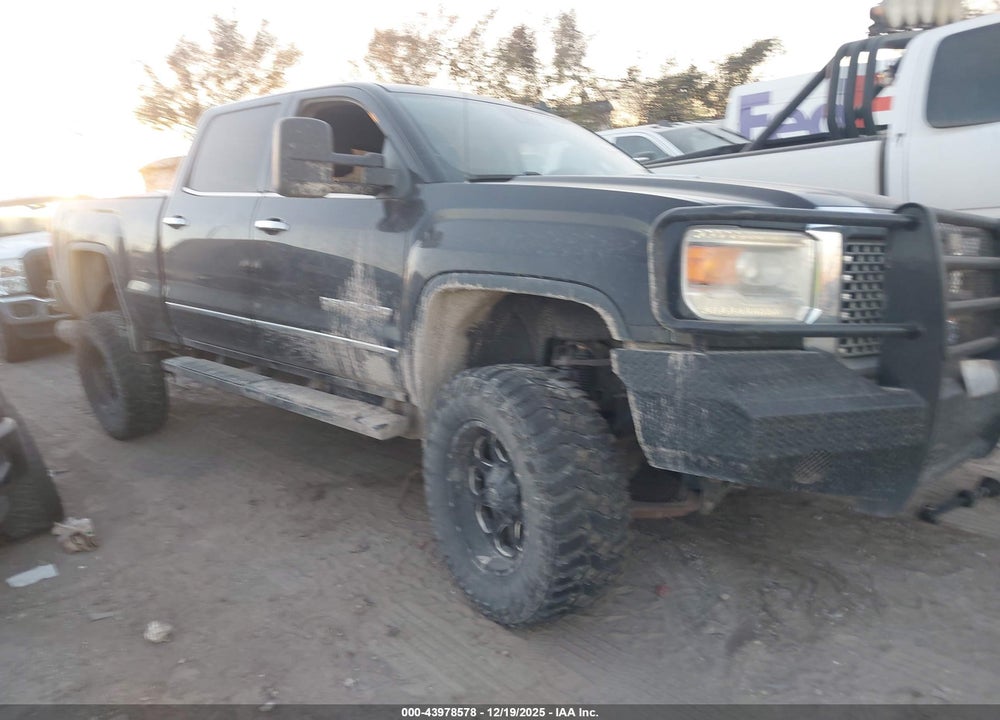 2015 GMC SIERRA 2500HD DENALI VIN: 1GT120E88FF163014