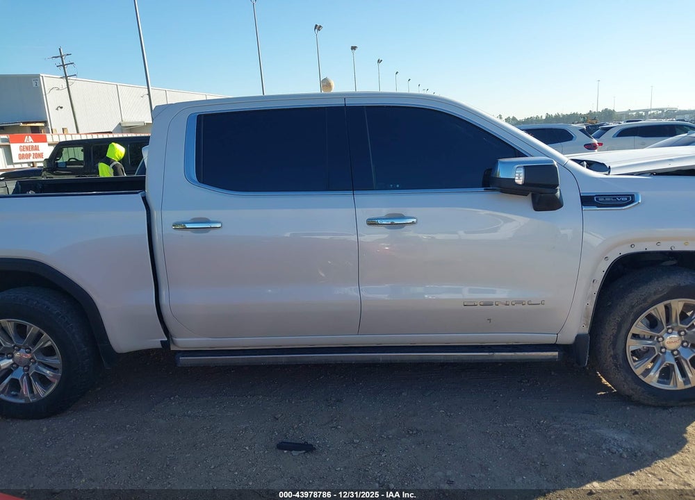 2022 GMC SIERRA 1500 4WD  SHORT BOX DENALI VIN: 3GTUUGED2NG676771