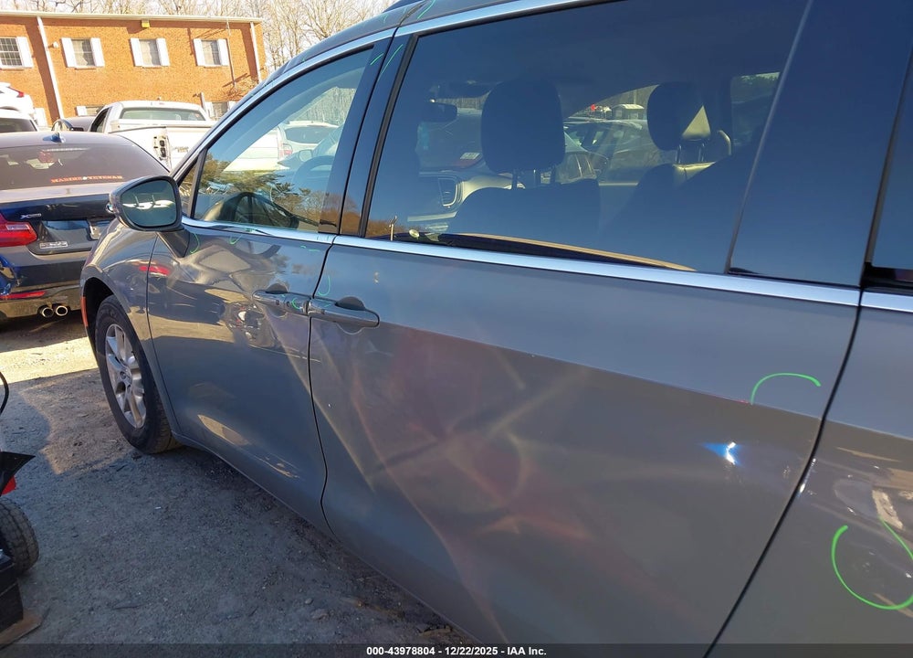2022 CHRYSLER PACIFICA TOURING L VIN: 2C4RC1BG1NR191407