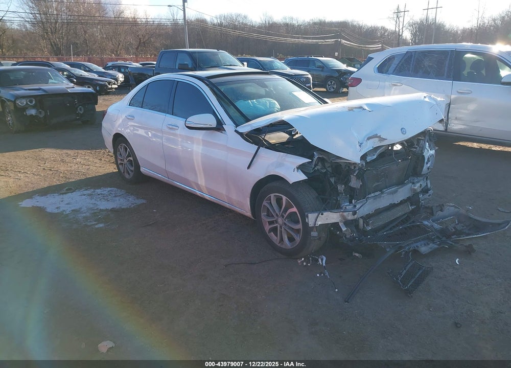 2015 MERCEDES-BENZ C 300 4MATIC VIN: 55SWF4KBXFU081919