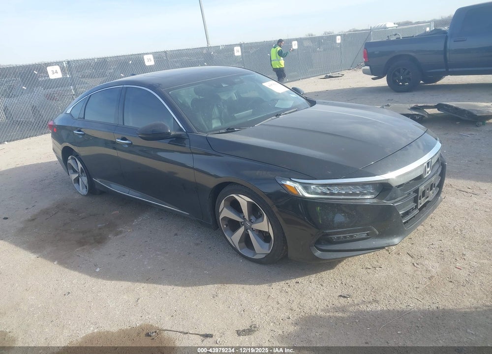 2018 HONDA ACCORD TOURING 2.0T VIN: 1HGCV2F95JA032892