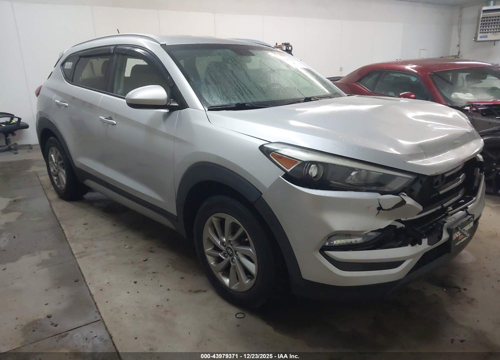 2017 HYUNDAI TUCSON SE VIN: KM8J3CA49HU322585