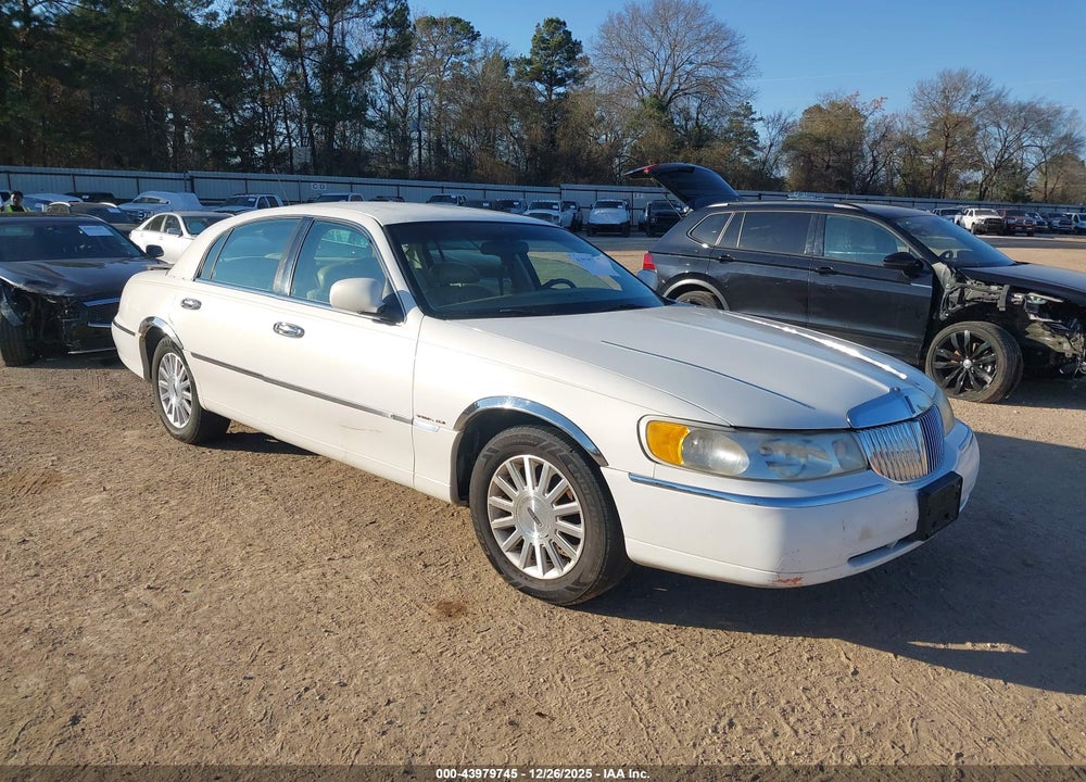 2000 LINCOLN TOWN CAR CARTIER VIN: 1LNHM83W9YY774651