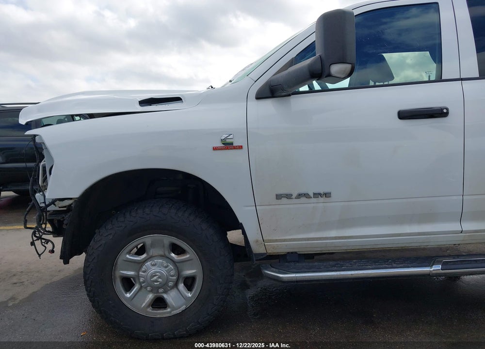 2022 RAM 2500 TRADESMAN  4X4 8' BOX VIN: 3C6UR5HL2NG212752