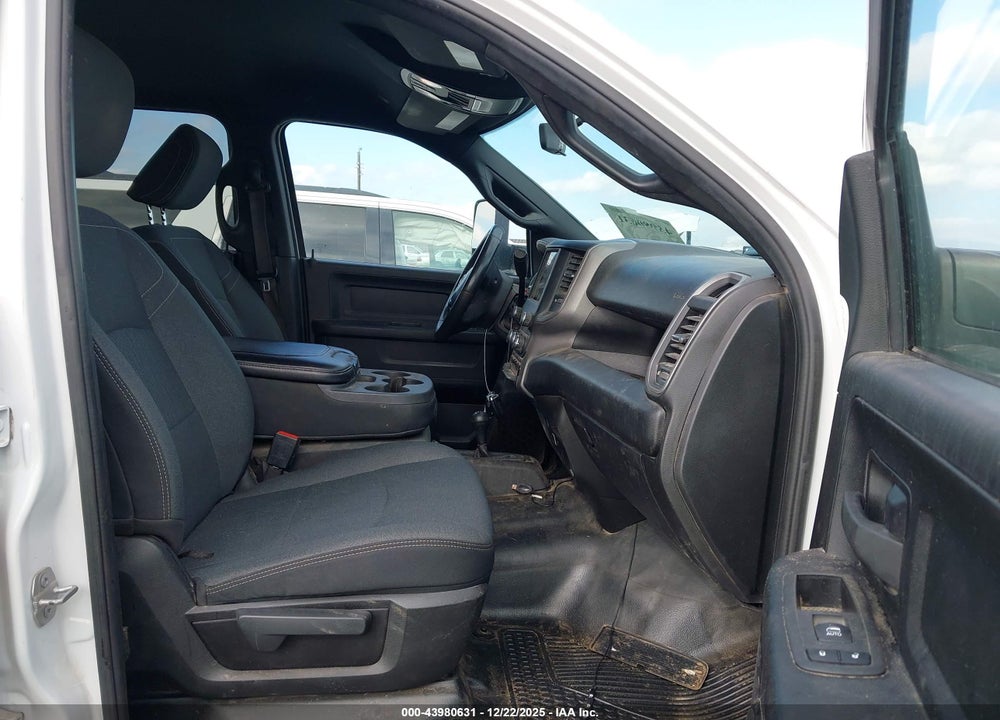 2022 RAM 2500 TRADESMAN  4X4 8' BOX VIN: 3C6UR5HL2NG212752