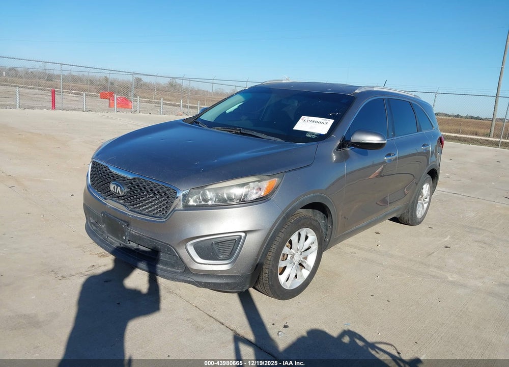 2018 KIA SORENTO VIN: 5XYPG4A57JG354623