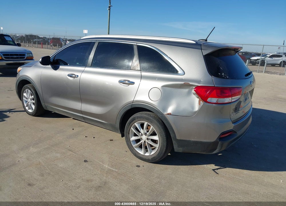 2018 KIA SORENTO VIN: 5XYPG4A57JG354623