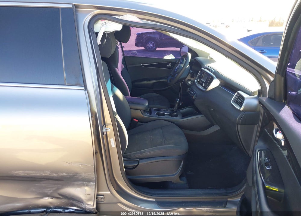 2018 KIA SORENTO VIN: 5XYPG4A57JG354623