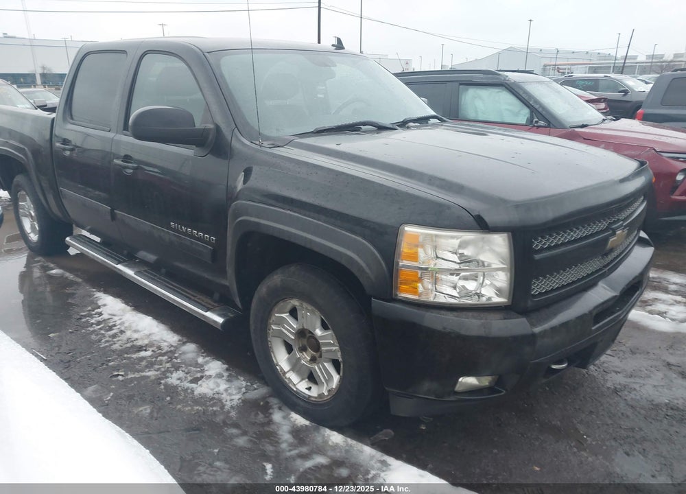 2011 CHEVROLET SILVERADO 1500 LT VIN: 3GCPKSE3XBG327981