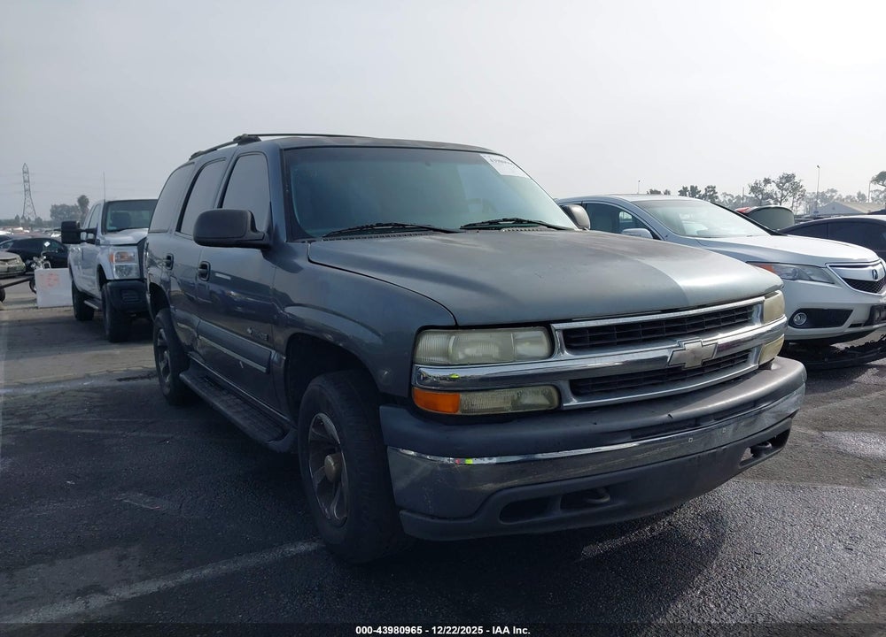 2002 CHEVROLET TAHOE LS VIN: 1GNEC13T22R202157