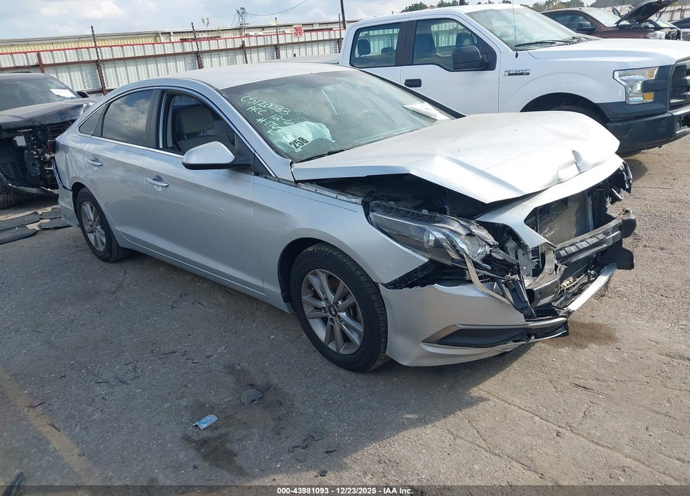 2016 HYUNDAI SONATA SE VIN: 5NPE24AF4GH301765