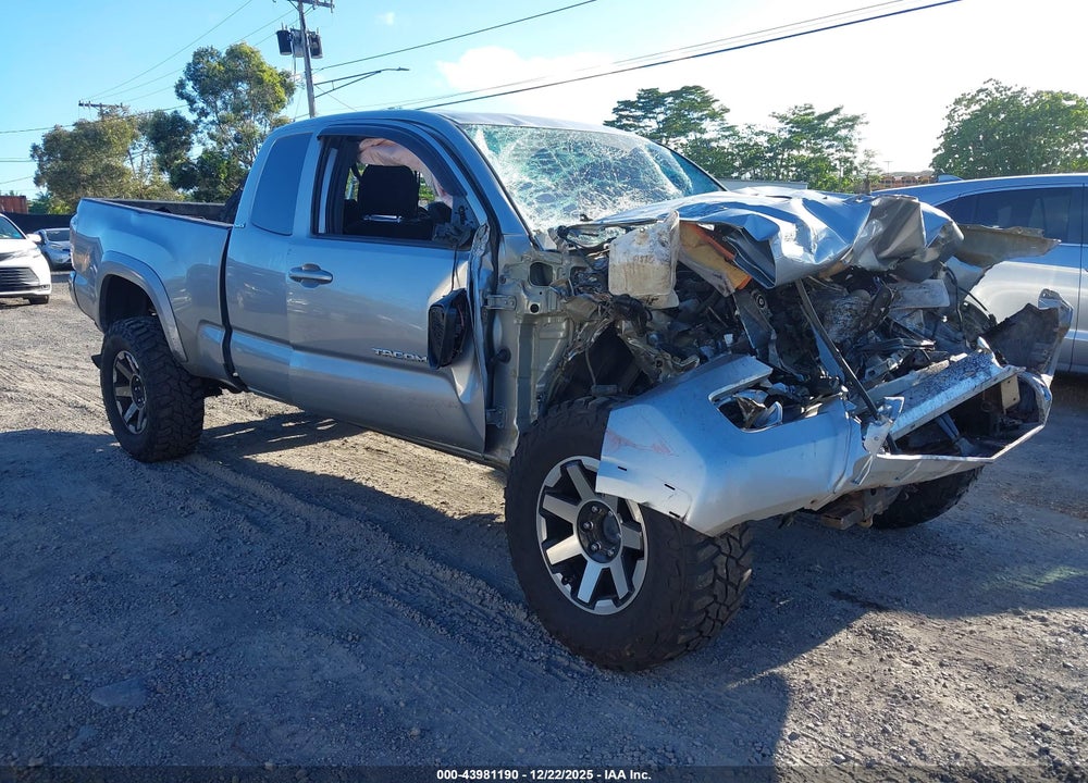 2017 TOYOTA TACOMA SR5 V6 VIN: 5TFSZ5AN8HX101084