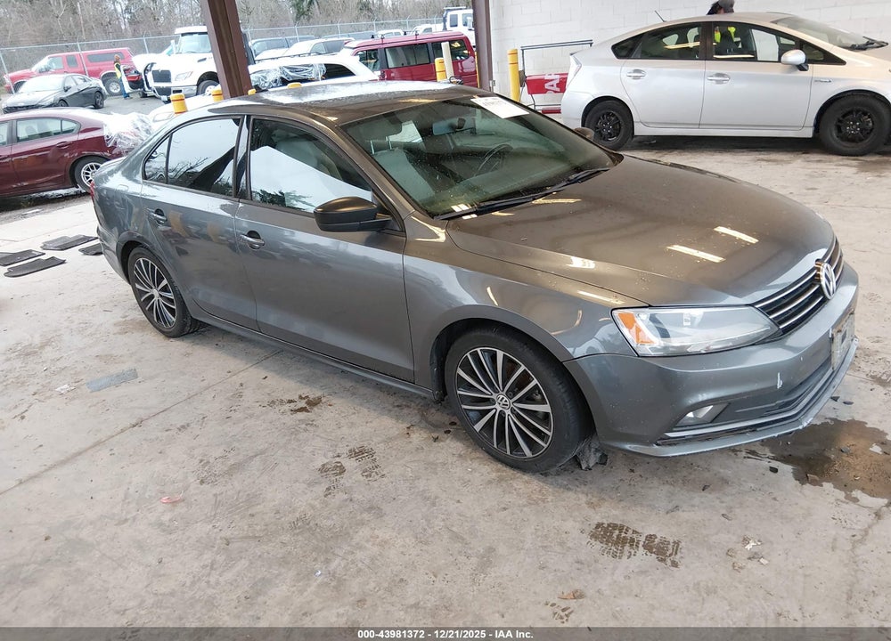 2015 VOLKSWAGEN JETTA 1.8T SPORT VIN: 3VWD17AJ5FM216458