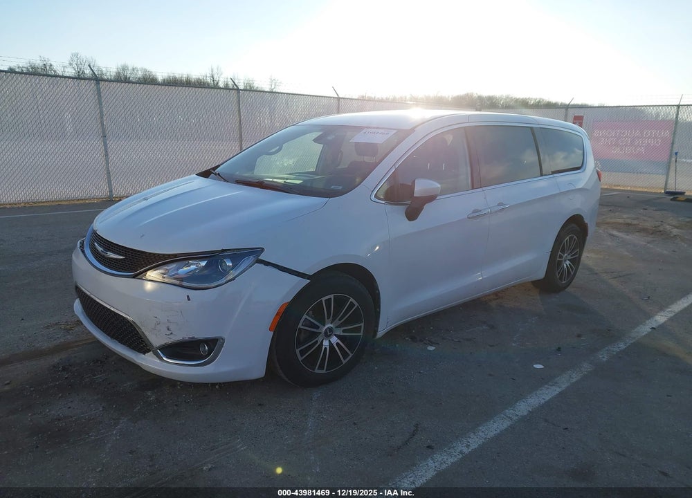 2017 CHRYSLER PACIFICA VIN: 2C4RC1BG2HR796086