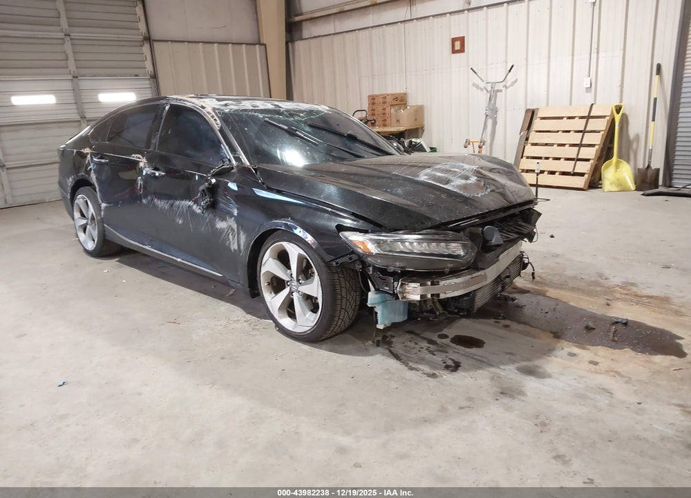 2018 HONDA ACCORD TOURING VIN: 1HGCV1F98JA191352
