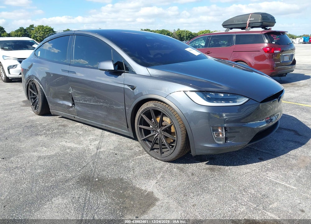2018 TESLA MODEL X 100D/75D/P100D VIN: 5YJXCBE24JF142771