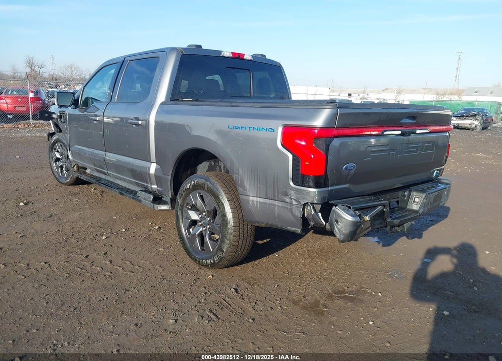 2022 FORD F-150 LIGHTNING LARIAT VIN: 1FT6W1EV4NWG11074