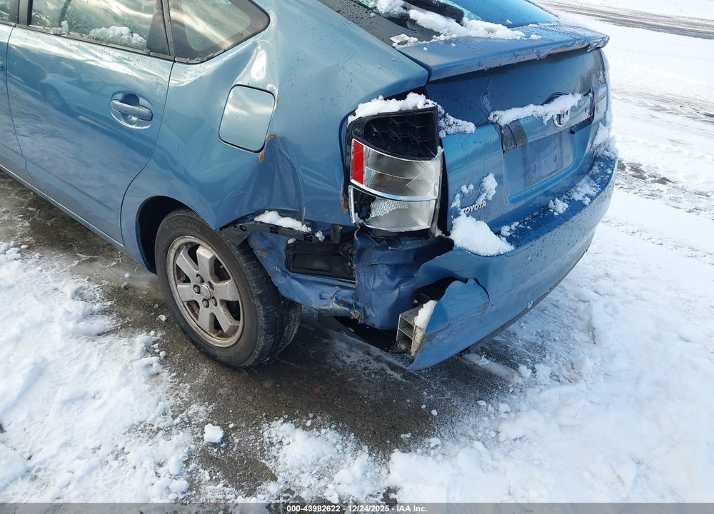 2005 TOYOTA PRIUS VIN: JTDKB20U253048431