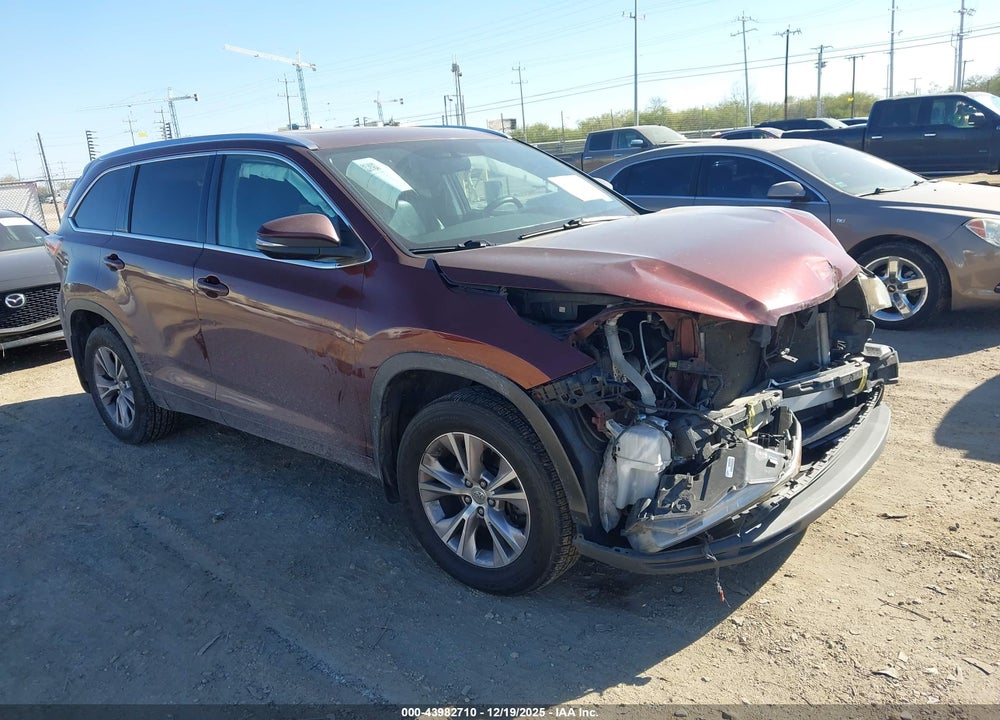 2015 TOYOTA HIGHLANDER XLE V6 VIN: 5TDJKRFH7FS212206