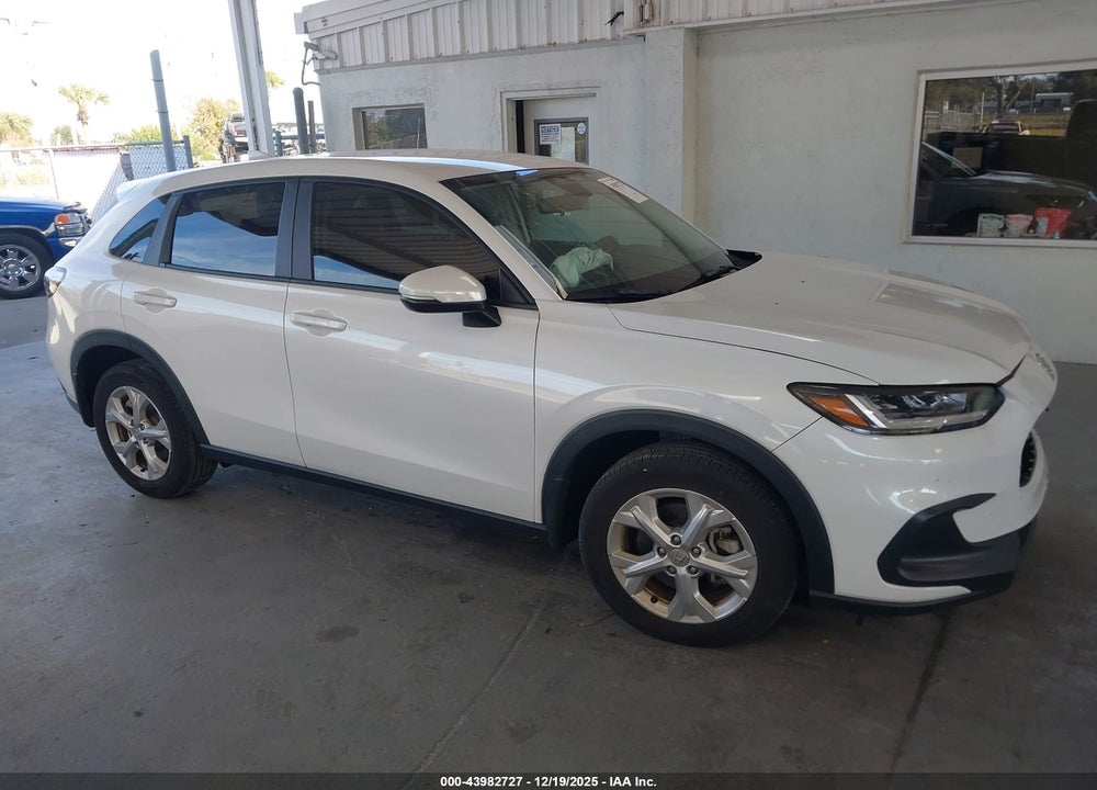 2023 HONDA HR-V 2WD LX VIN: 3CZRZ1H34PM741657