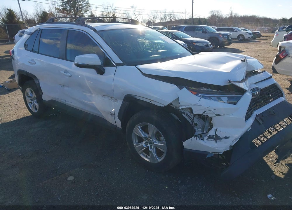 2020 TOYOTA RAV4 XLE VIN: 2T3P1RFV2LC127983