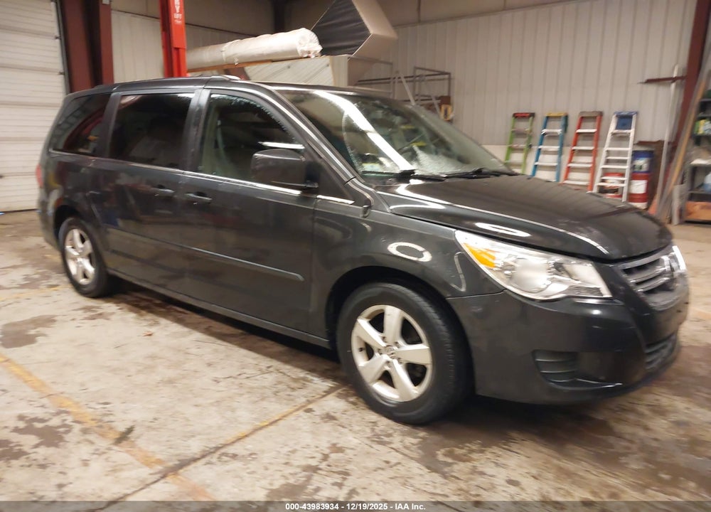 2011 VOLKSWAGEN ROUTAN SE VIN: 2V4RW3DG7BR740433