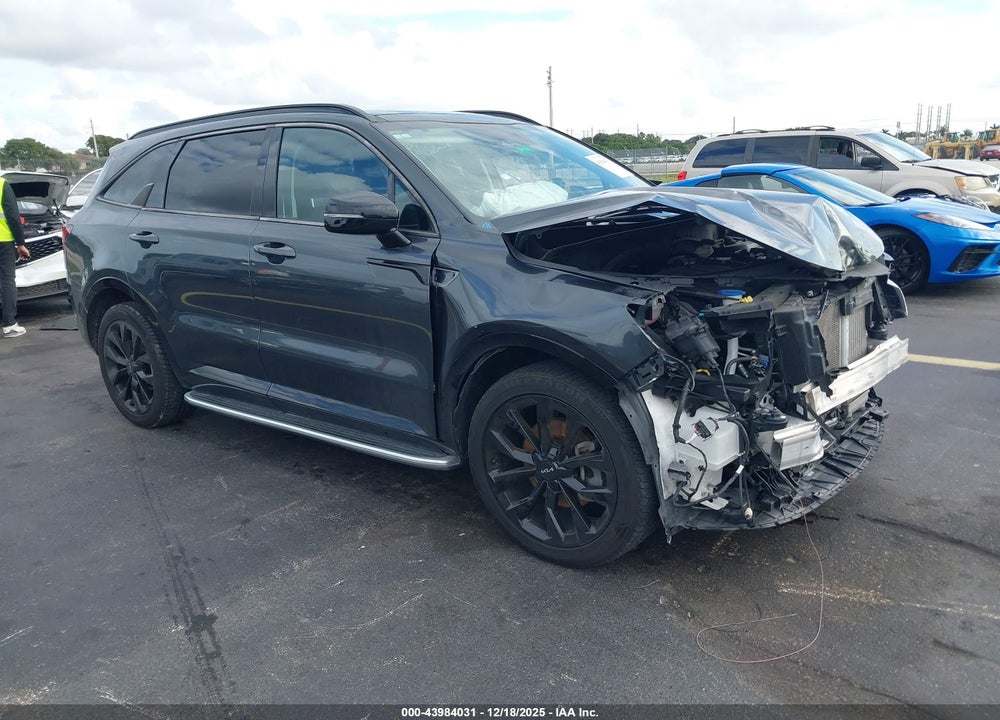 2022 KIA SORENTO SX VIN: 5XYRK4LF2NG098636