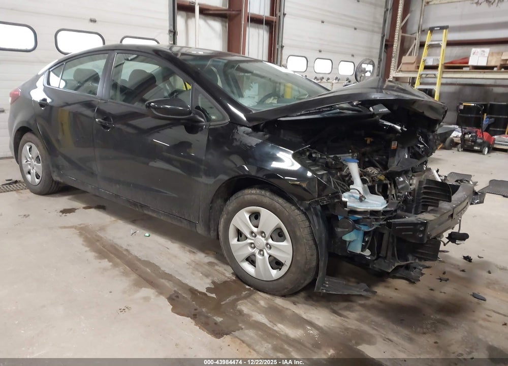 2018 KIA FORTE LX VIN: 3KPFK4A79JE274443