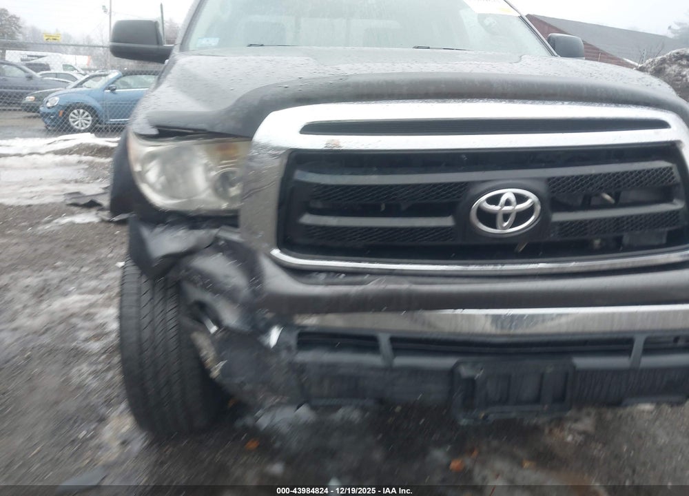 2013 TOYOTA TUNDRA GRADE 5.7L V8 VIN: 5TFUY5F19DX315853