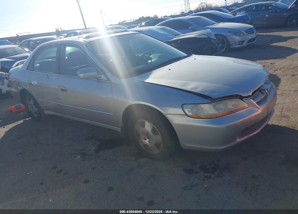 1998 HONDA ACCORD EX V6 VIN: 1HGCG1658WA076684